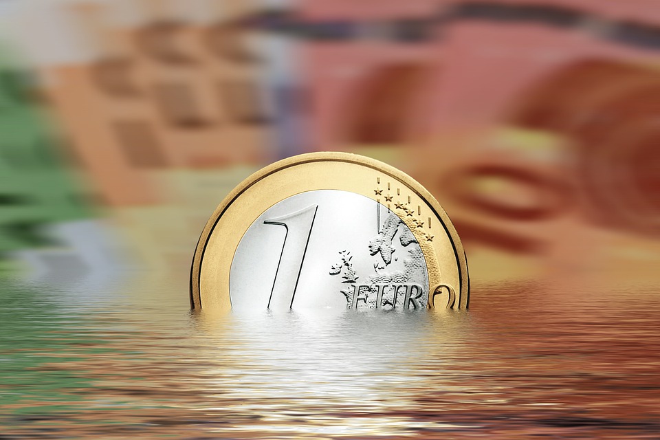 tonoucí euro